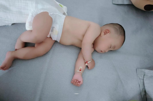 南城怀孕多久会显肚子